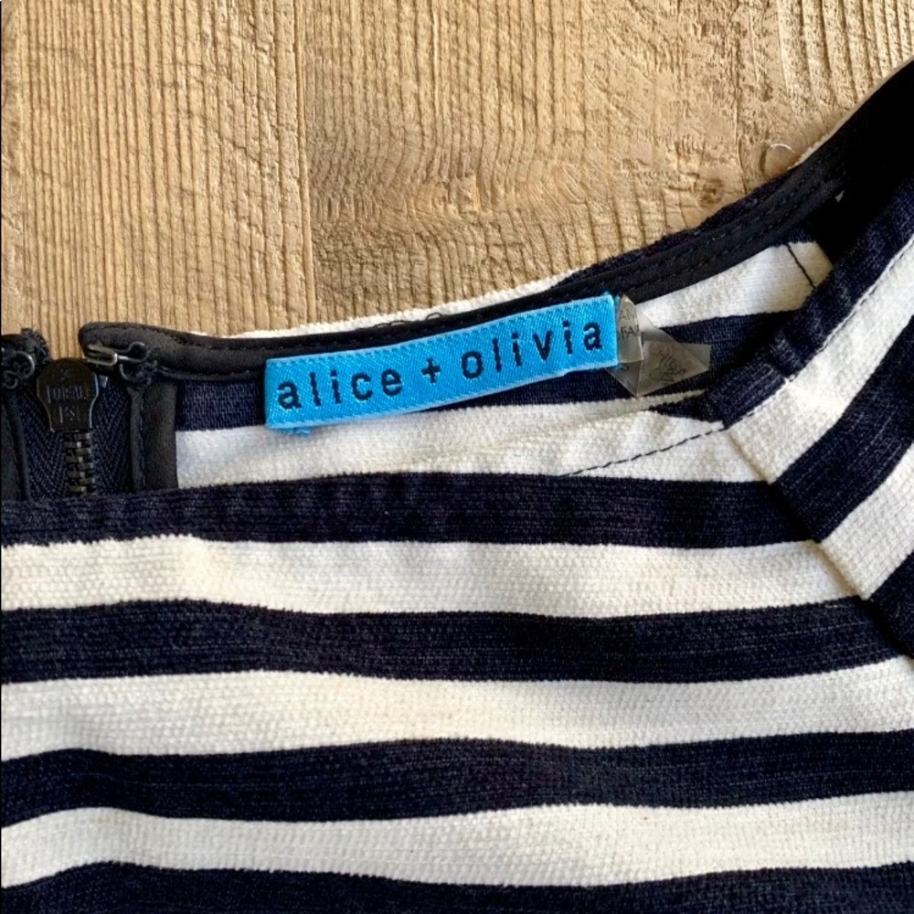 Alice Olivia Connelly Black White Crop Top S - Picture 5 of 9
